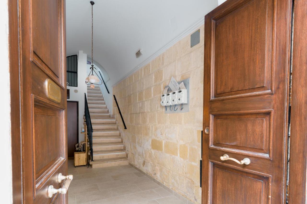 Guendalina Sweet Home - La Casetta Di Guendalina Trani Exterior photo